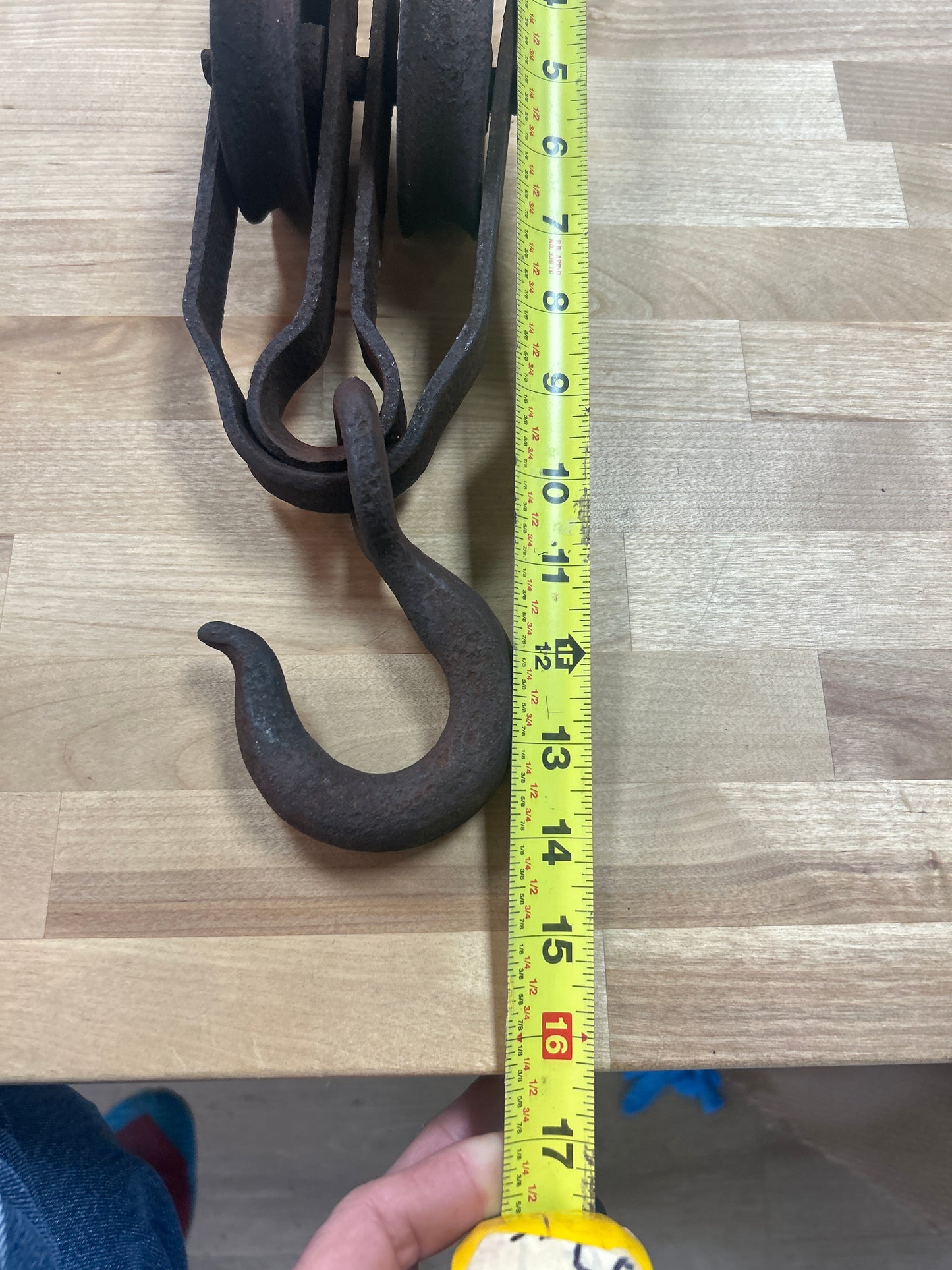 Antique double-sheave pulley