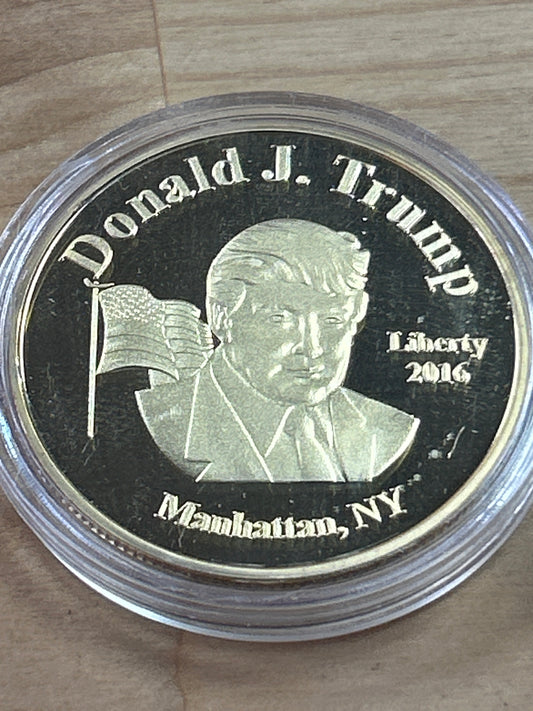 Donald Trump. Casino Card Guard, Challenge Coin, Souvenir. Gold Tone. “The Silent Majority Speaks” 2016