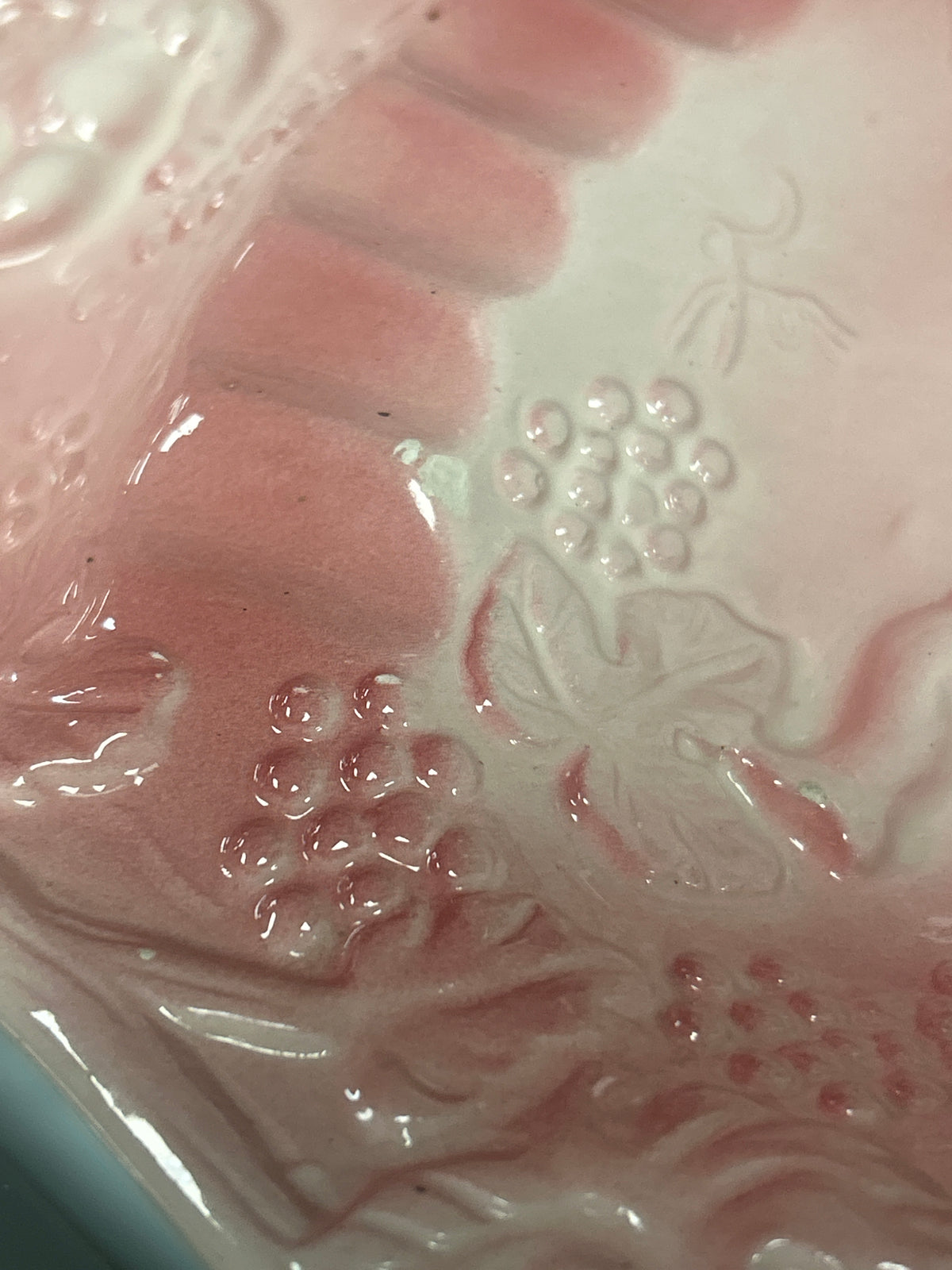 Pink trinket or ashtray (nick)
