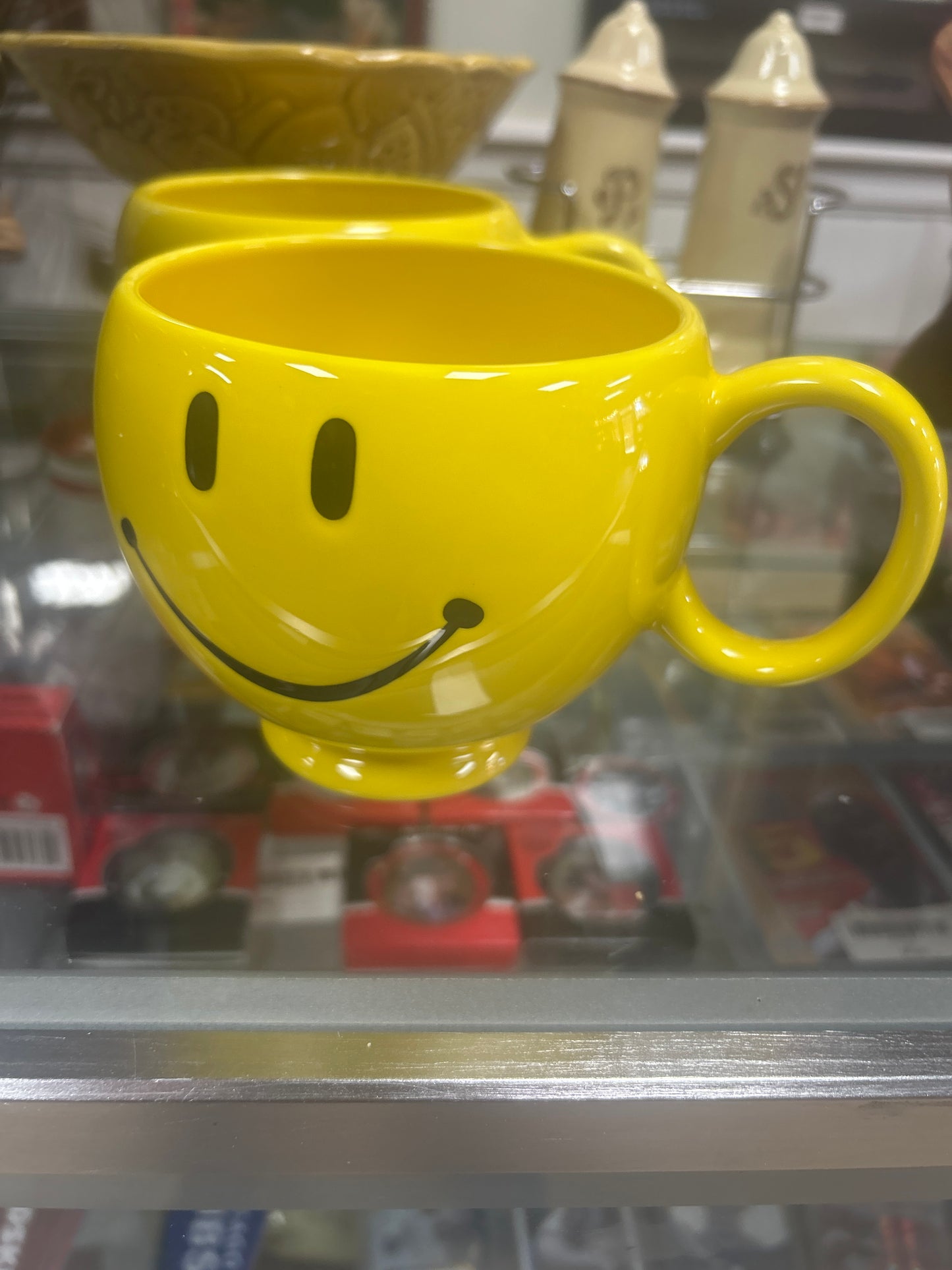 Teleflora Smiley Face Emoji Large 20 Oz. Collectible Ceramic Coffee Mug