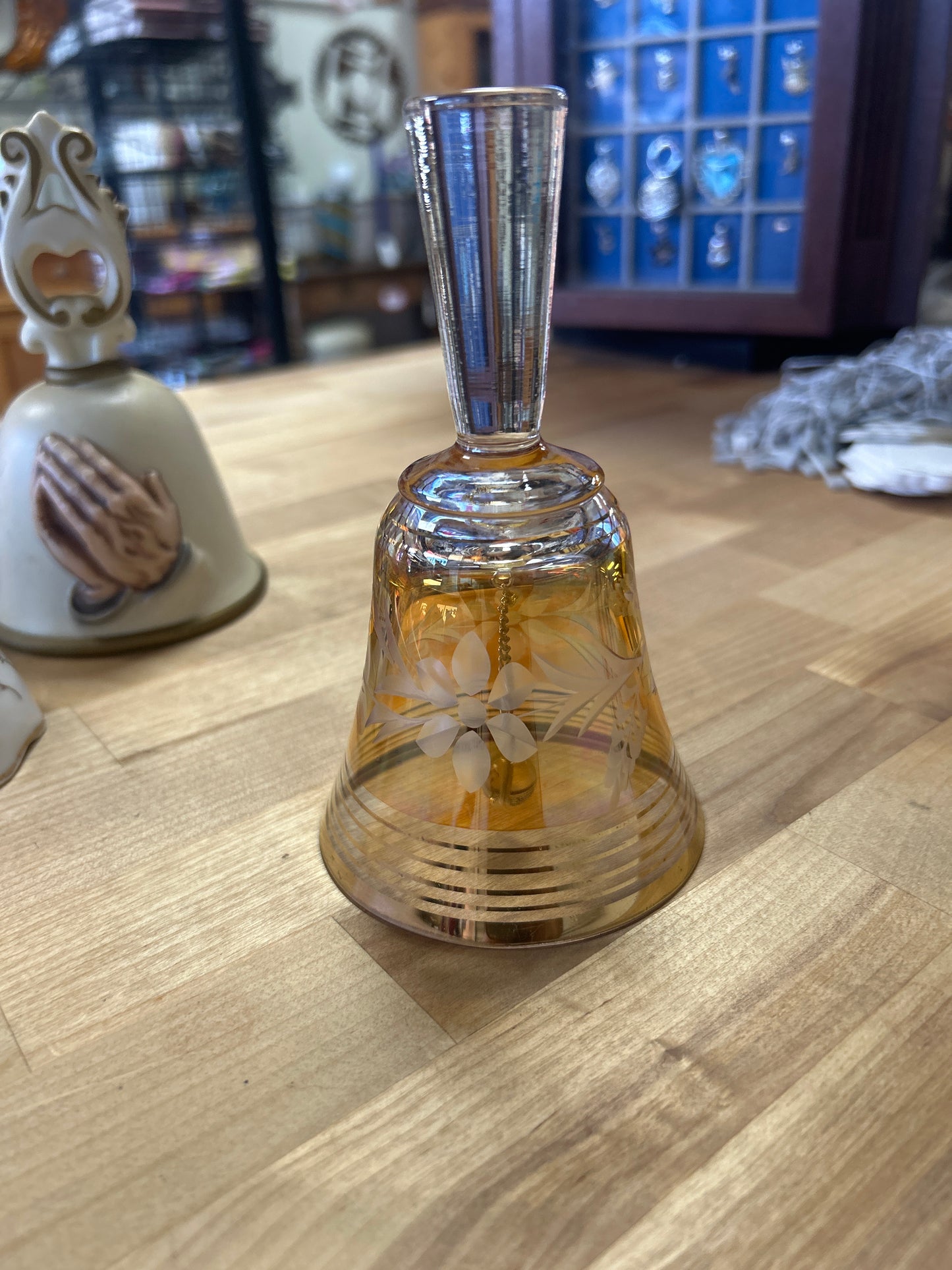 VINTAGE SAPSKA FABRIKA STAKLA PARACIN GLASS BELL CRYSTAL ETCH FLORAL YELLOW,GOLD 6” (0804)