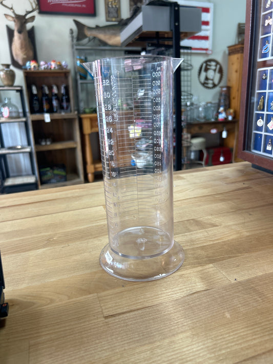 Vintage Plastic Graduate Measuring Cylinder holds up to 32 ounces of liquid