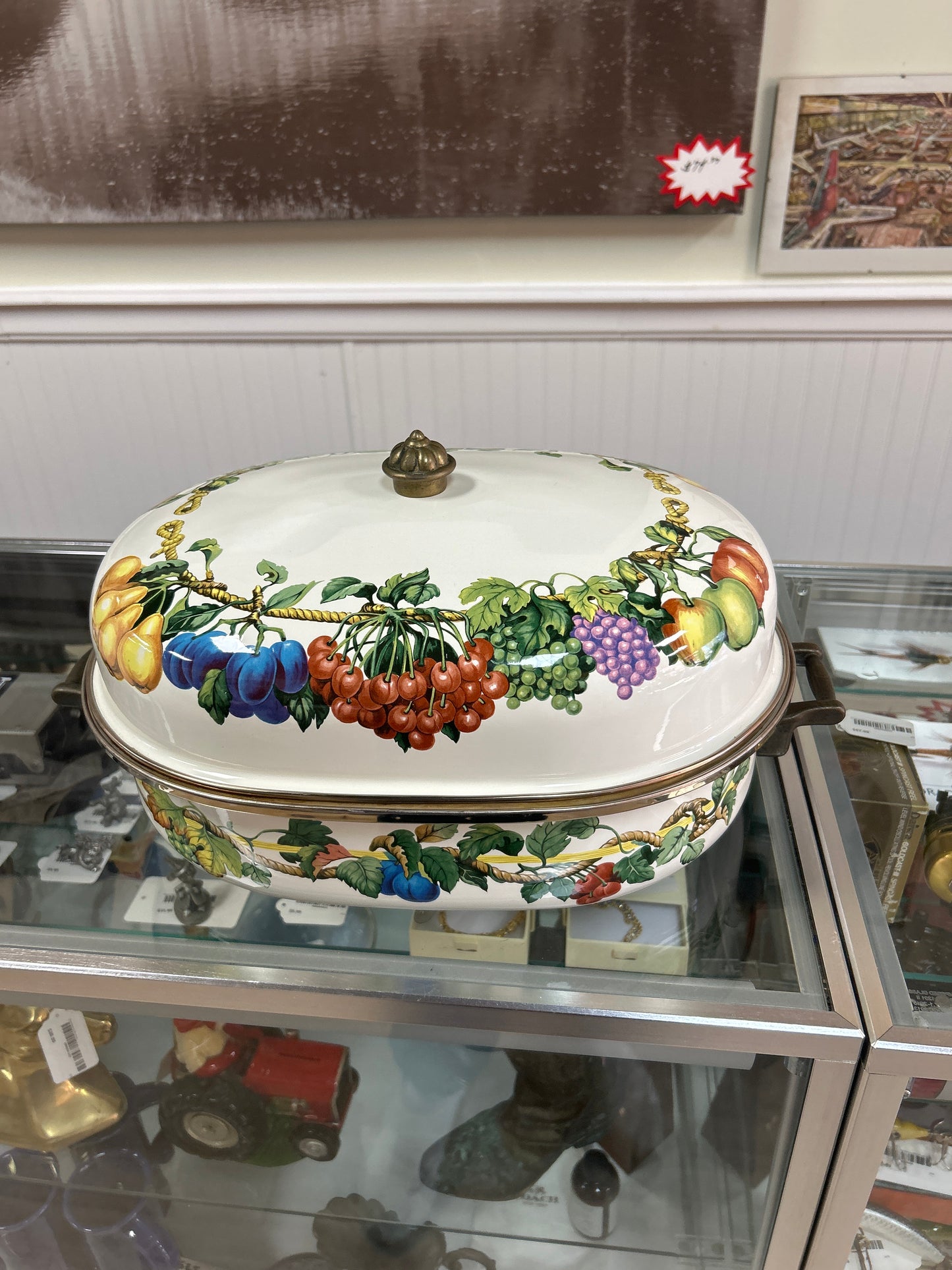 Kensington 16in Pot (nick in paint)