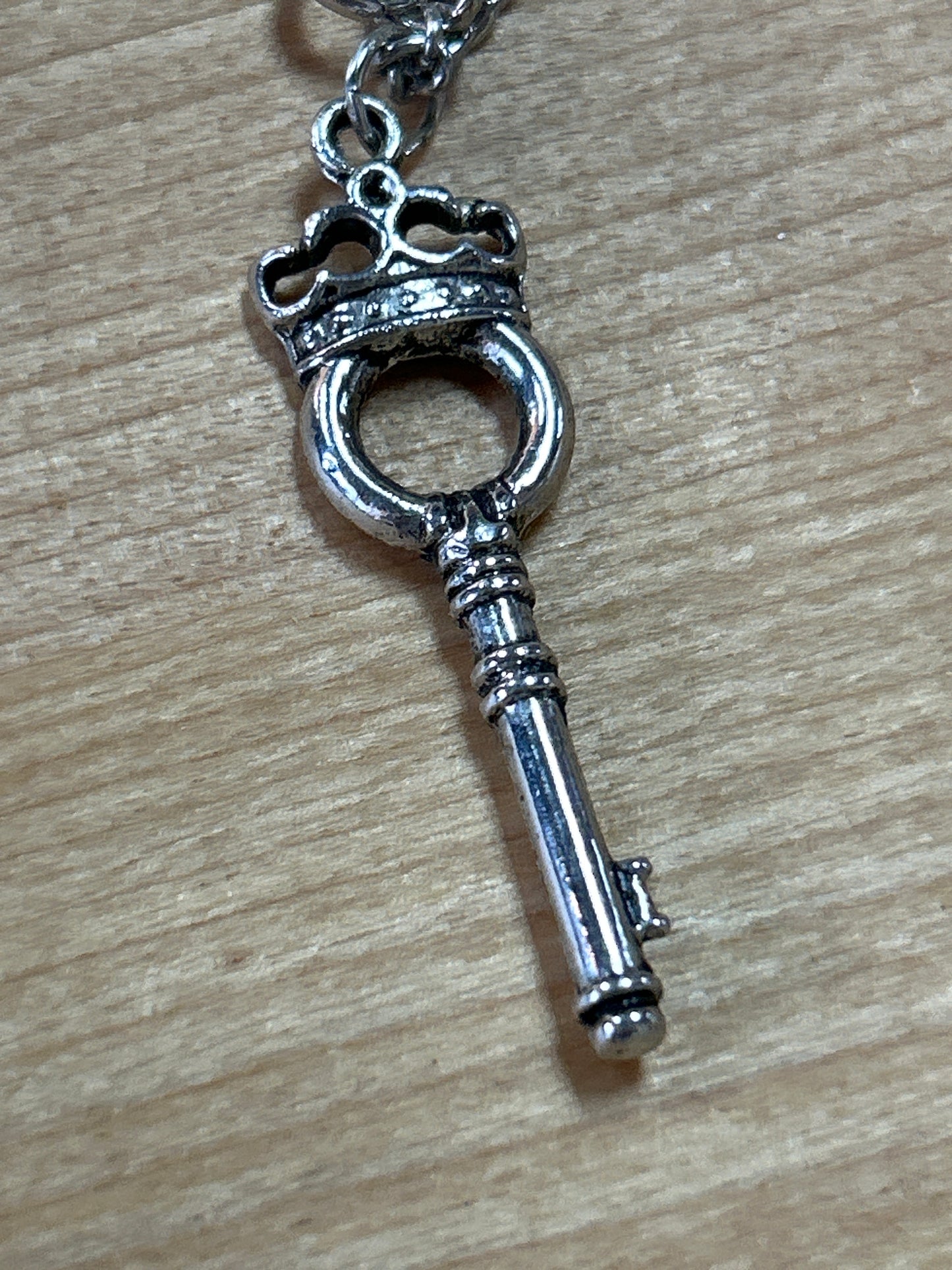 Key Necklace Silver Tone pre-owned