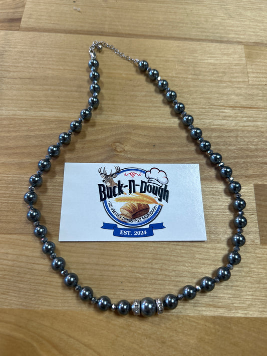 Gray Necklace (preowned) (estate sale) NICE find (Unknown Material)