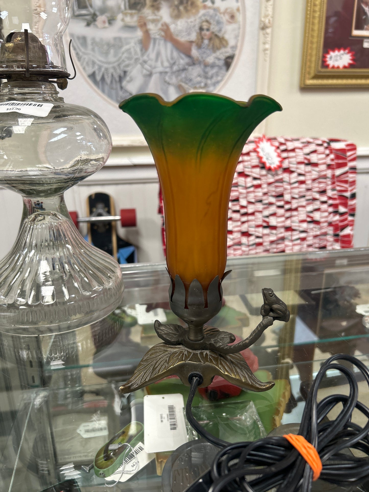 Lily and tiny frog lamp
