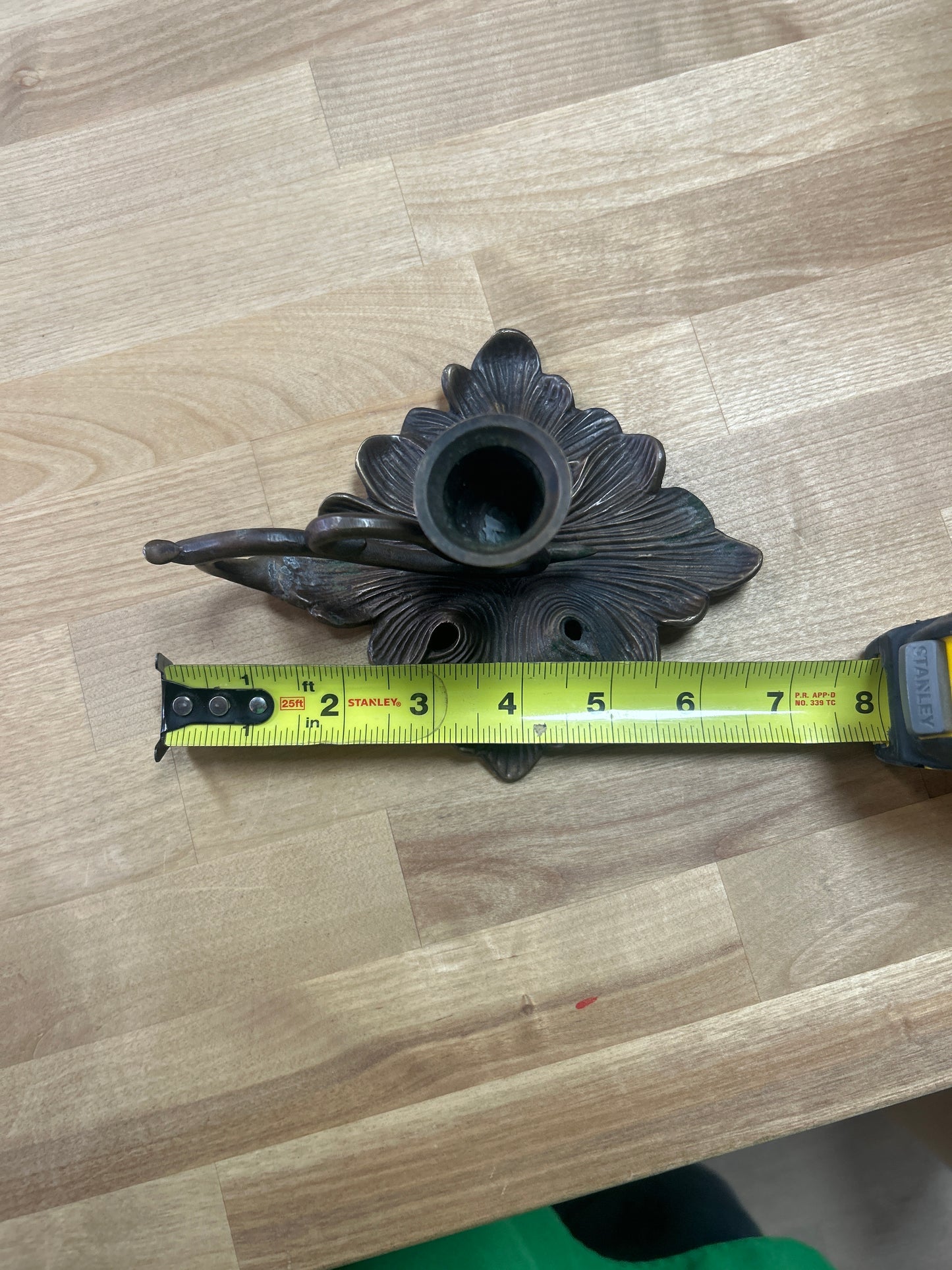 BRONZE FLOWER CANDLE HOLDER WITH A HANDLE