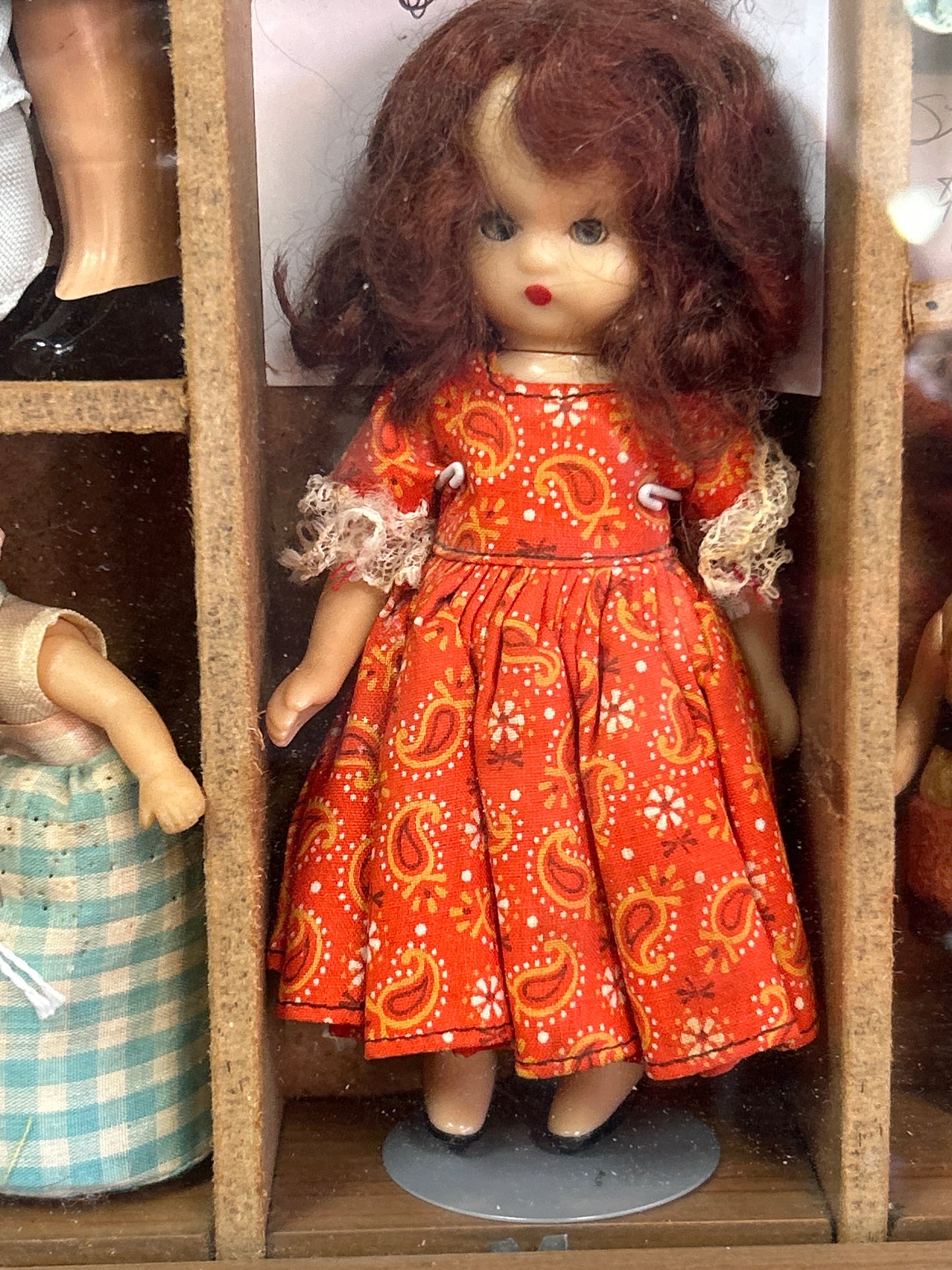Vintage/Antique Miniature Doll collection in case