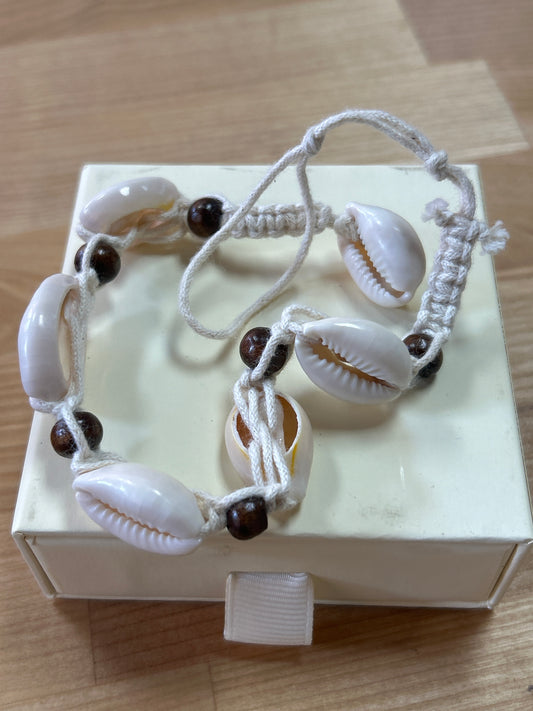 White shell rope bracelet