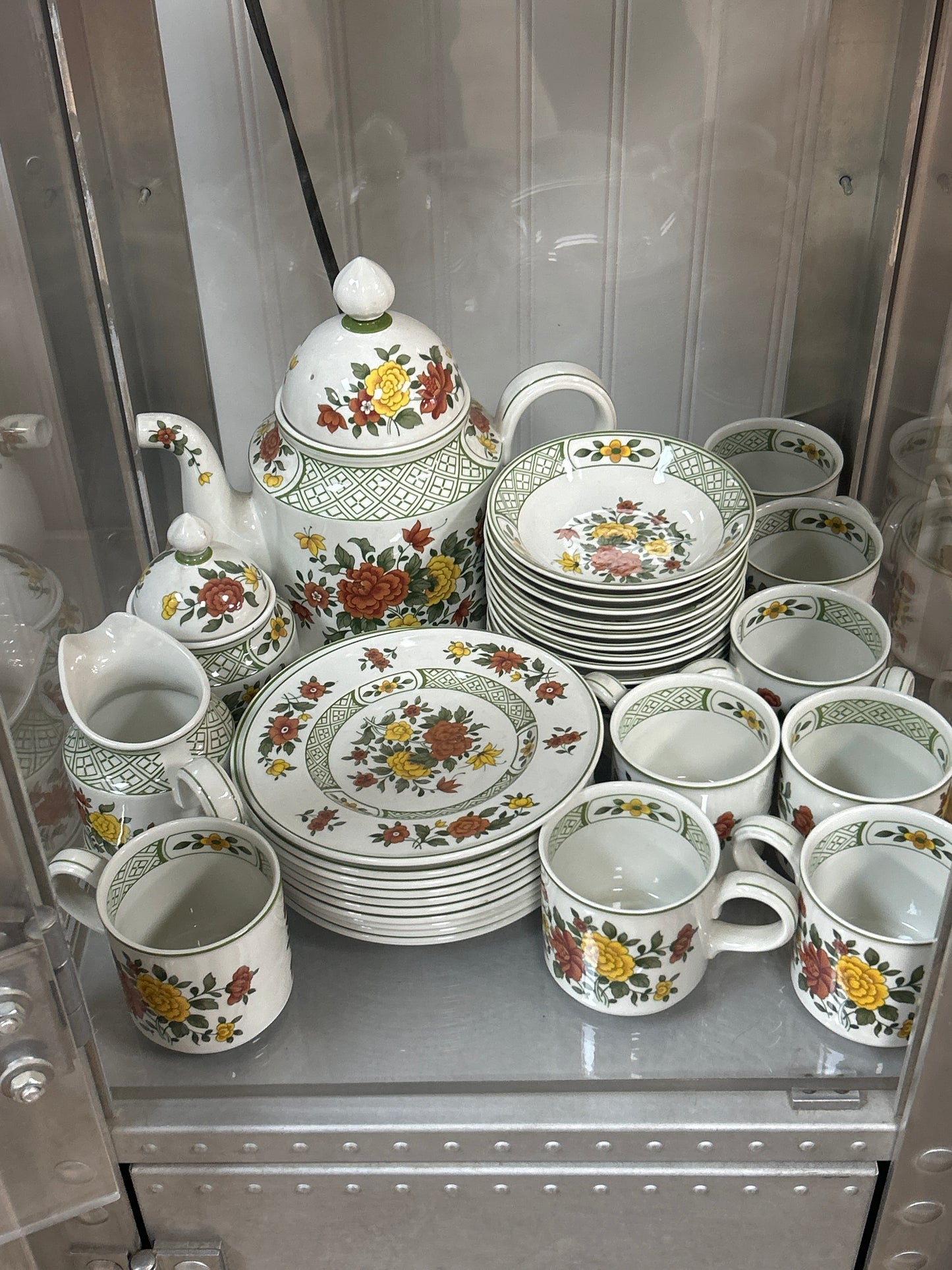 Villeroy & Boch China Set (made in Germany)