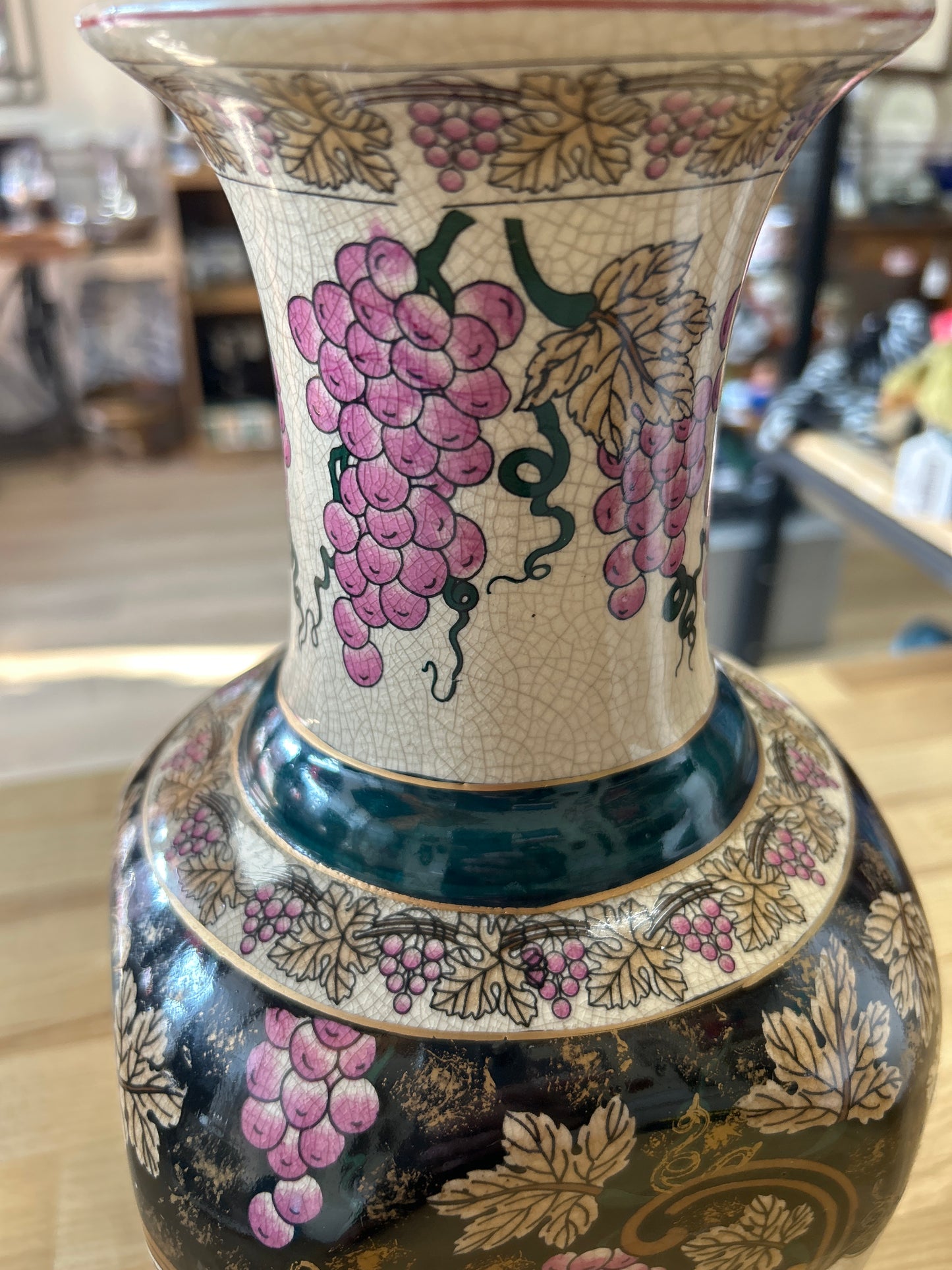 Vintage Chinese Oriental Satsuma Japanese Style Hand Painted Gold Accents 11 1/2”