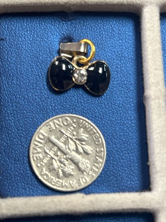 Charm (black bow)
