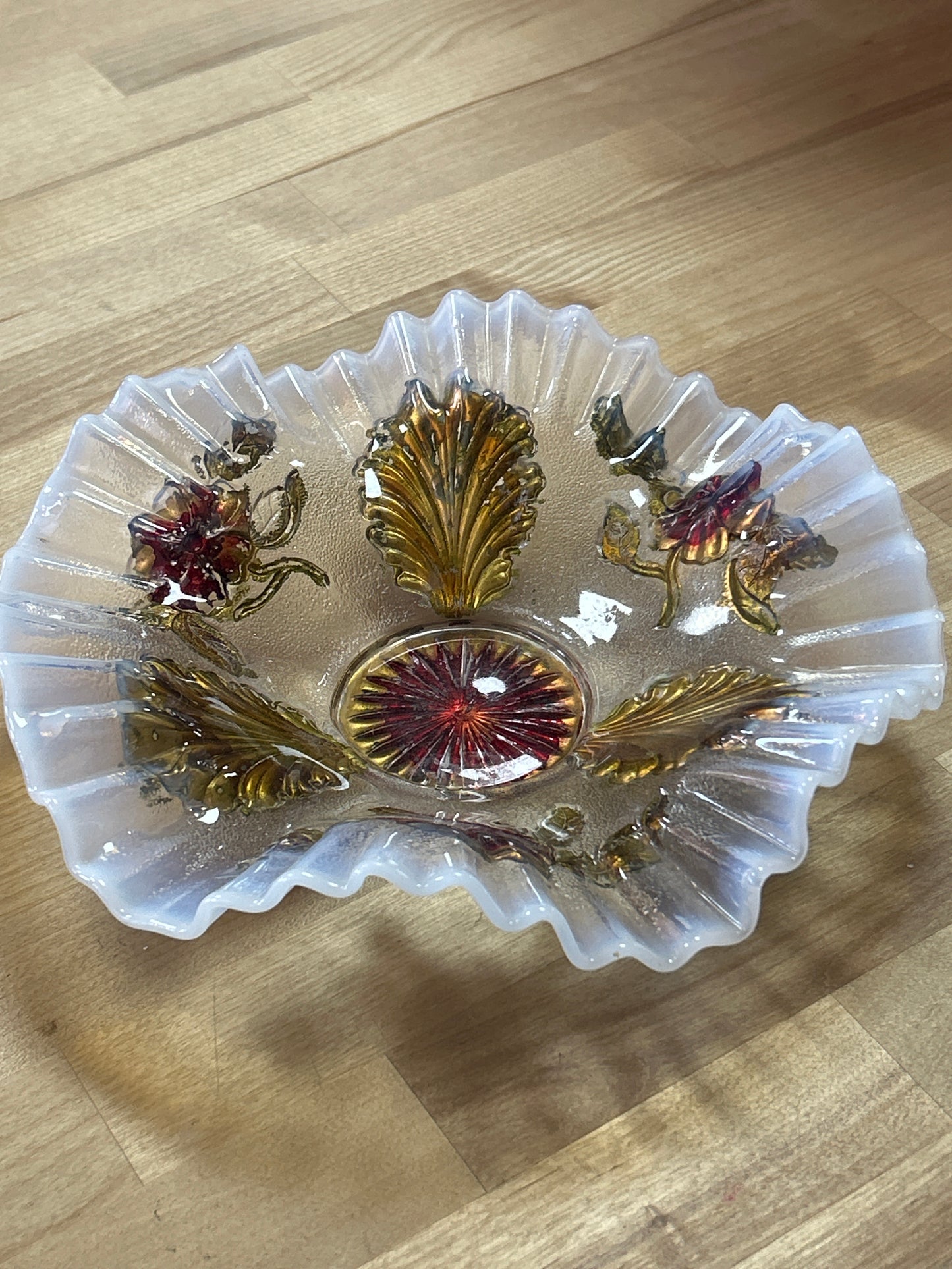 Vintage Fenton Art Glass Opalescent Ruffled Bowl Leaves Floral Pattern painted