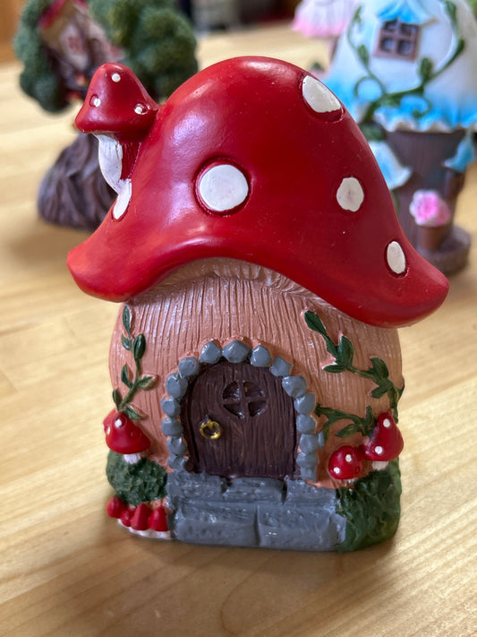 Fairy Garden Mushroom Forest Figurine (red w/ vines)