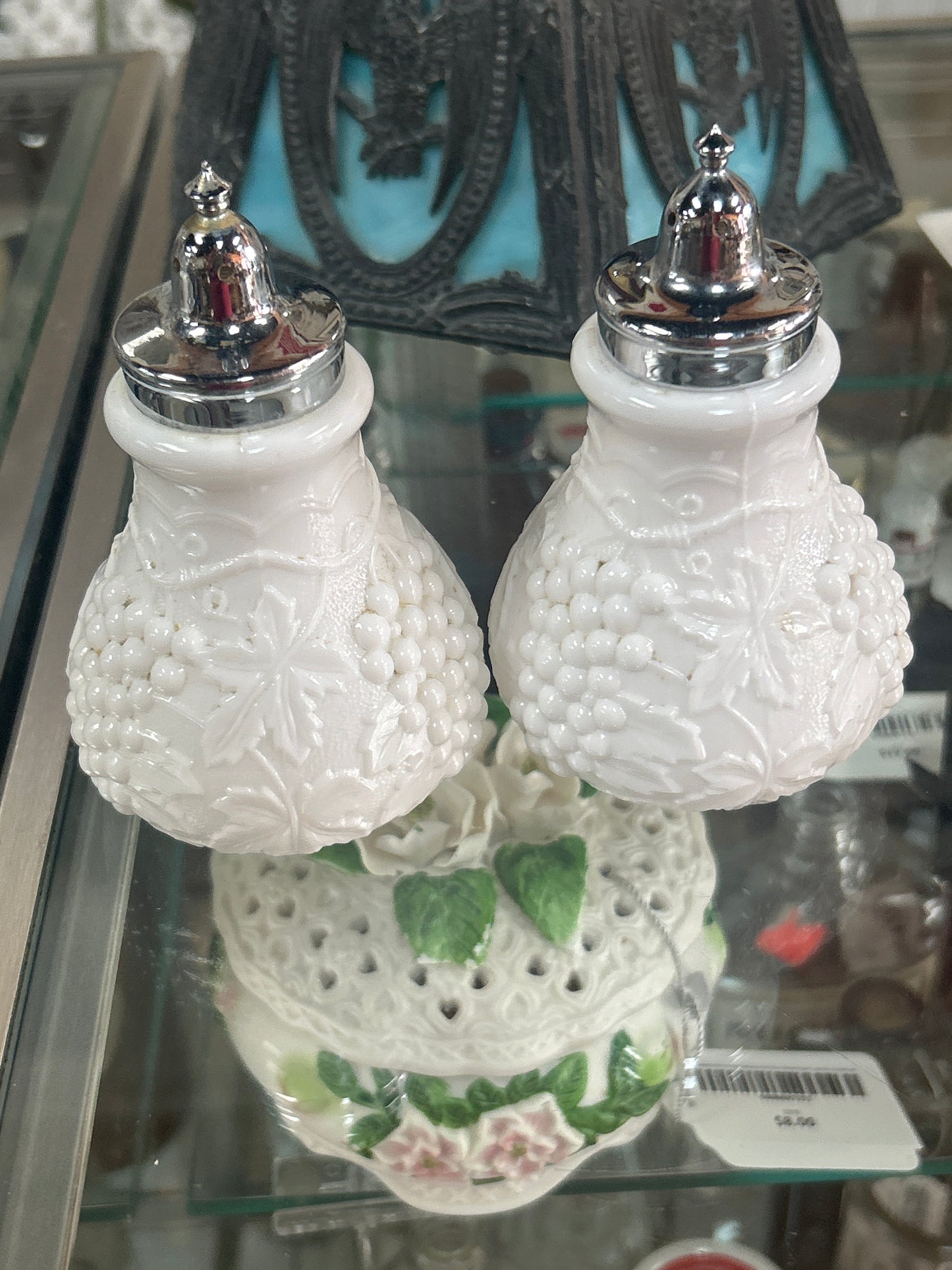 Vintage Imperial Glass Milk Glass Grape Leaf Textured Salt & Pepper Shakers
