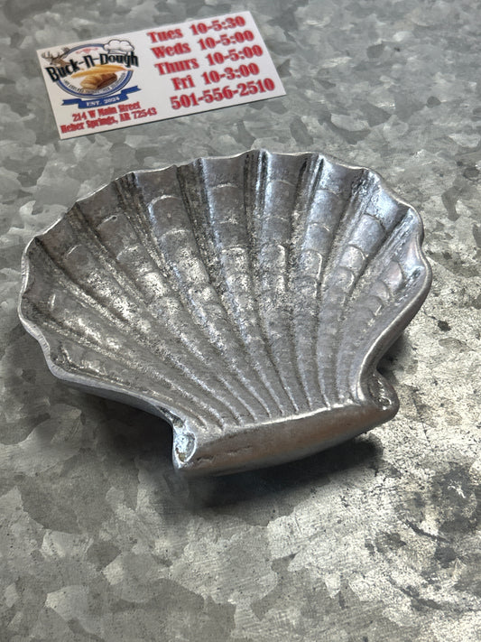 Vintage clam shell