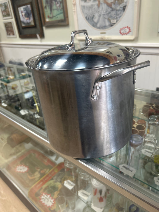 Medium Steel Boiling Pot with Lid (pre-owned)