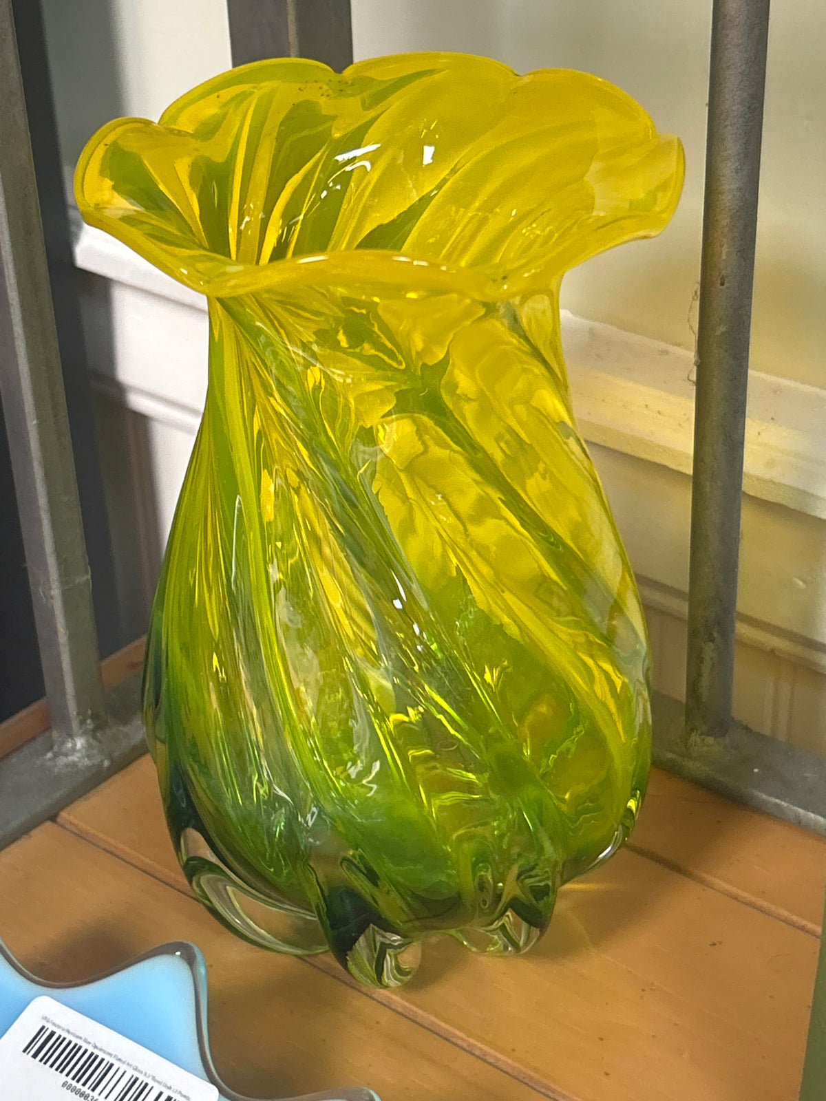 Gorgeous Teleflora Vintage Hand Blown Art Glass Yellow/Green