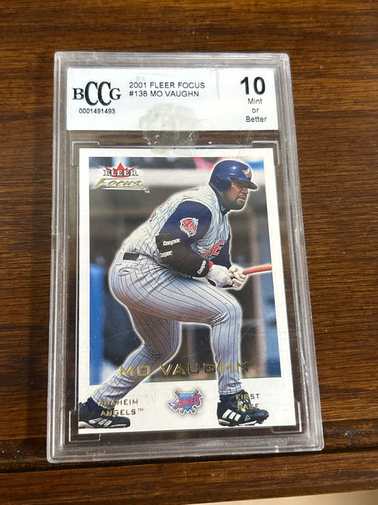 2001 Fleer Focus #138 Mo Vaughn GRADED 10