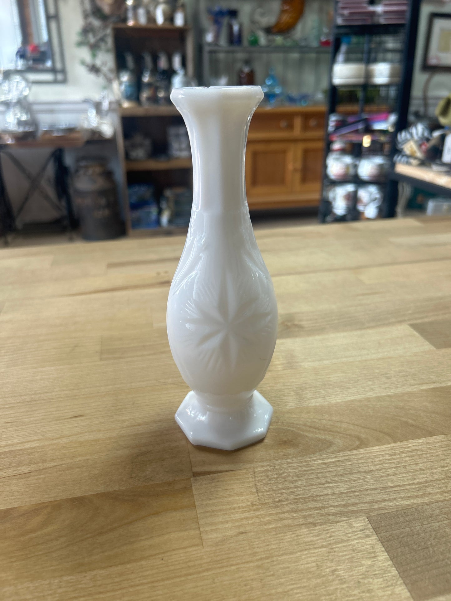 Milk glass starburst flower vase 7 Inch Tall (tiny chip on lip)