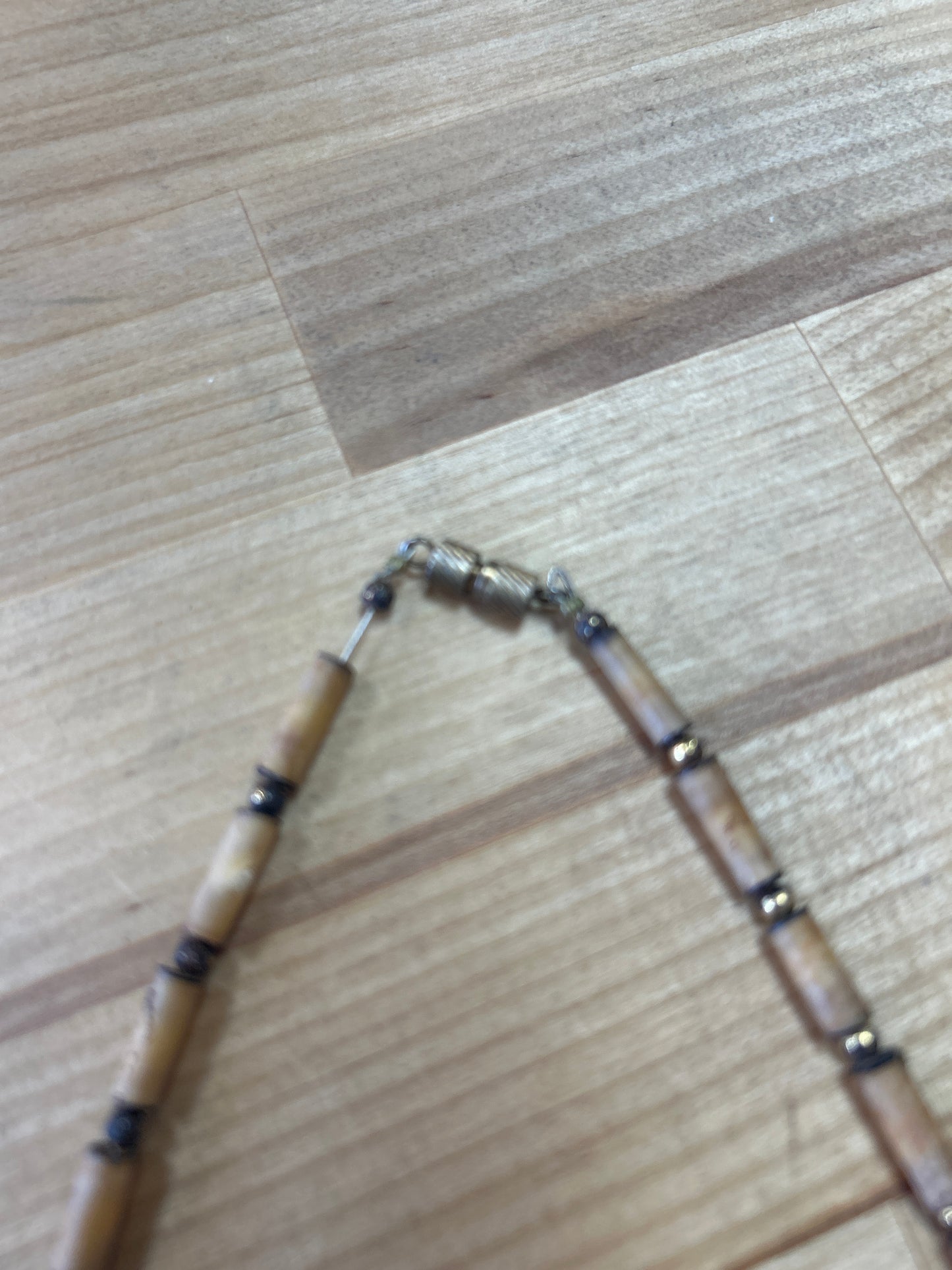 Shell Pendant Necklace Unique (preowned)