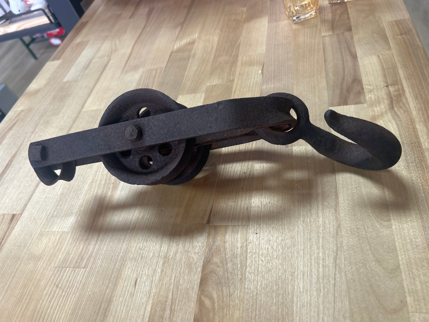 Antique double-sheave pulley