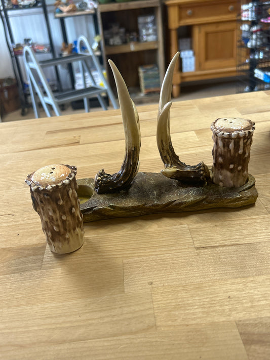 Faux Antler Salt and Pepper Shaker w/ Napkin Stand (preowned)