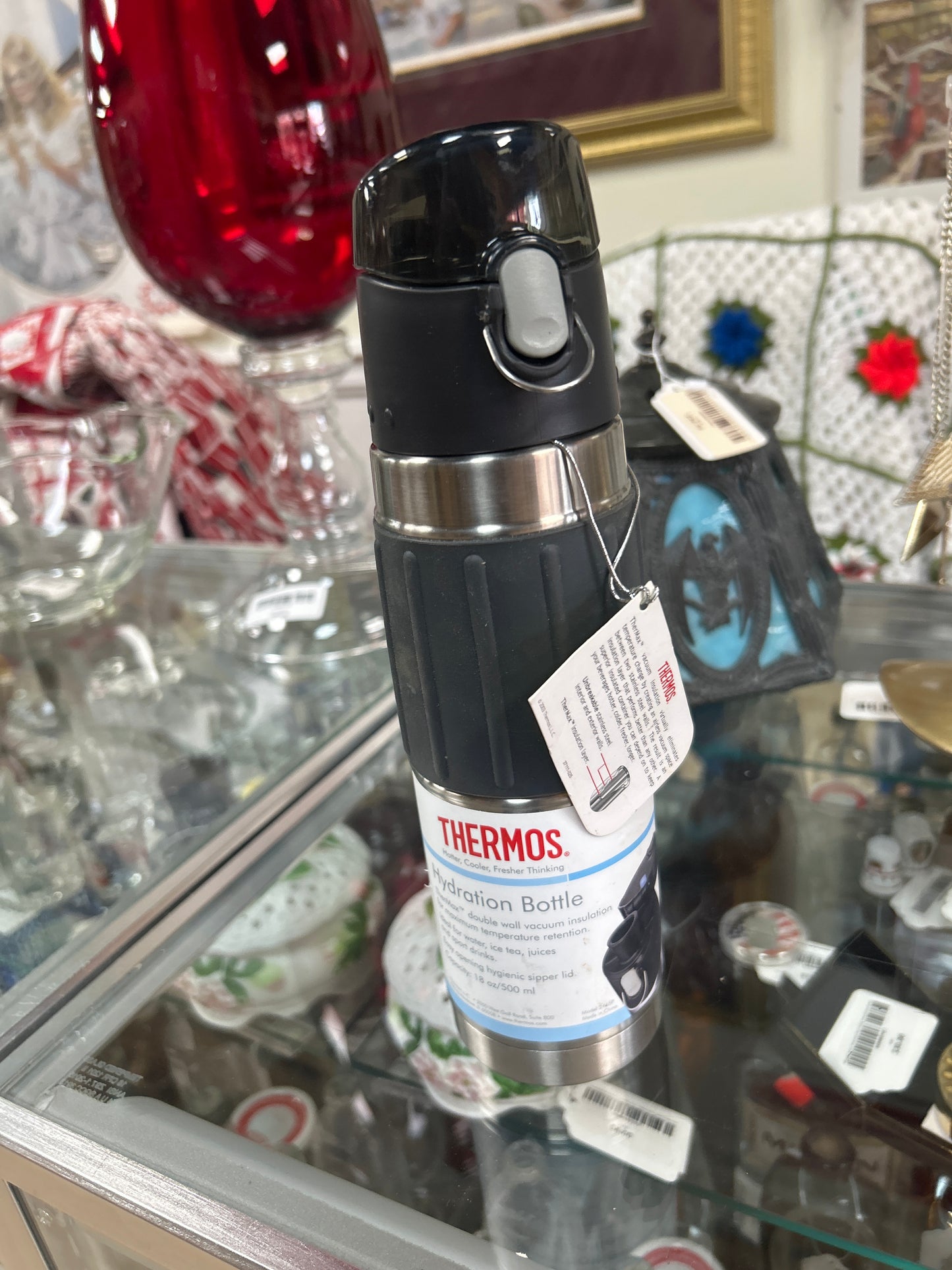 Thermos Stainless Steel Hydration Bottle - 18 fl oz (532.3 mL) - Vacuum - Black, Stainless Steel