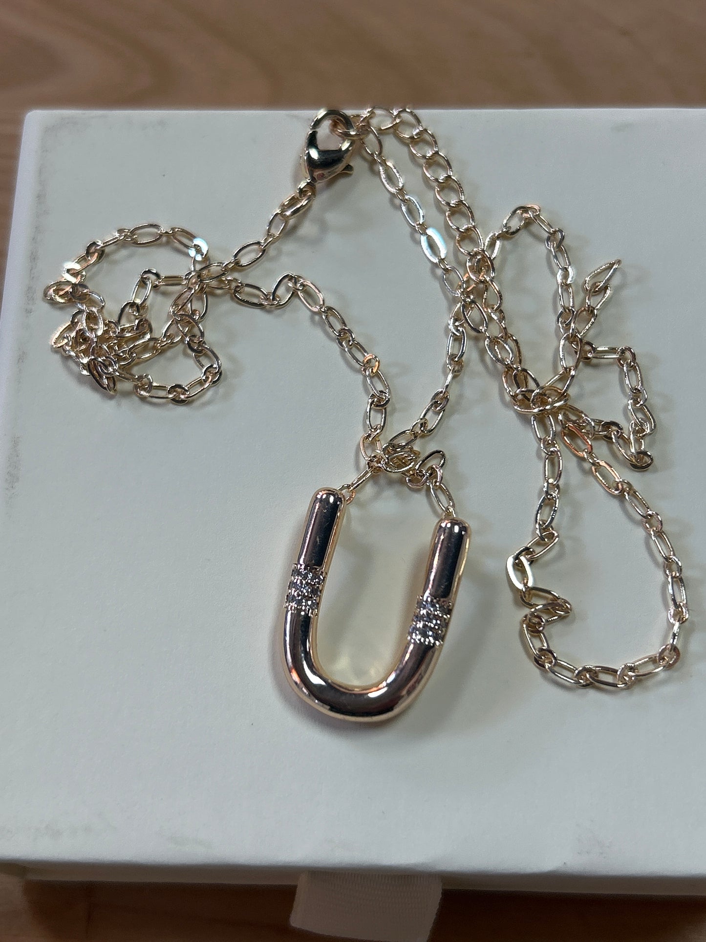 U shaped necklace