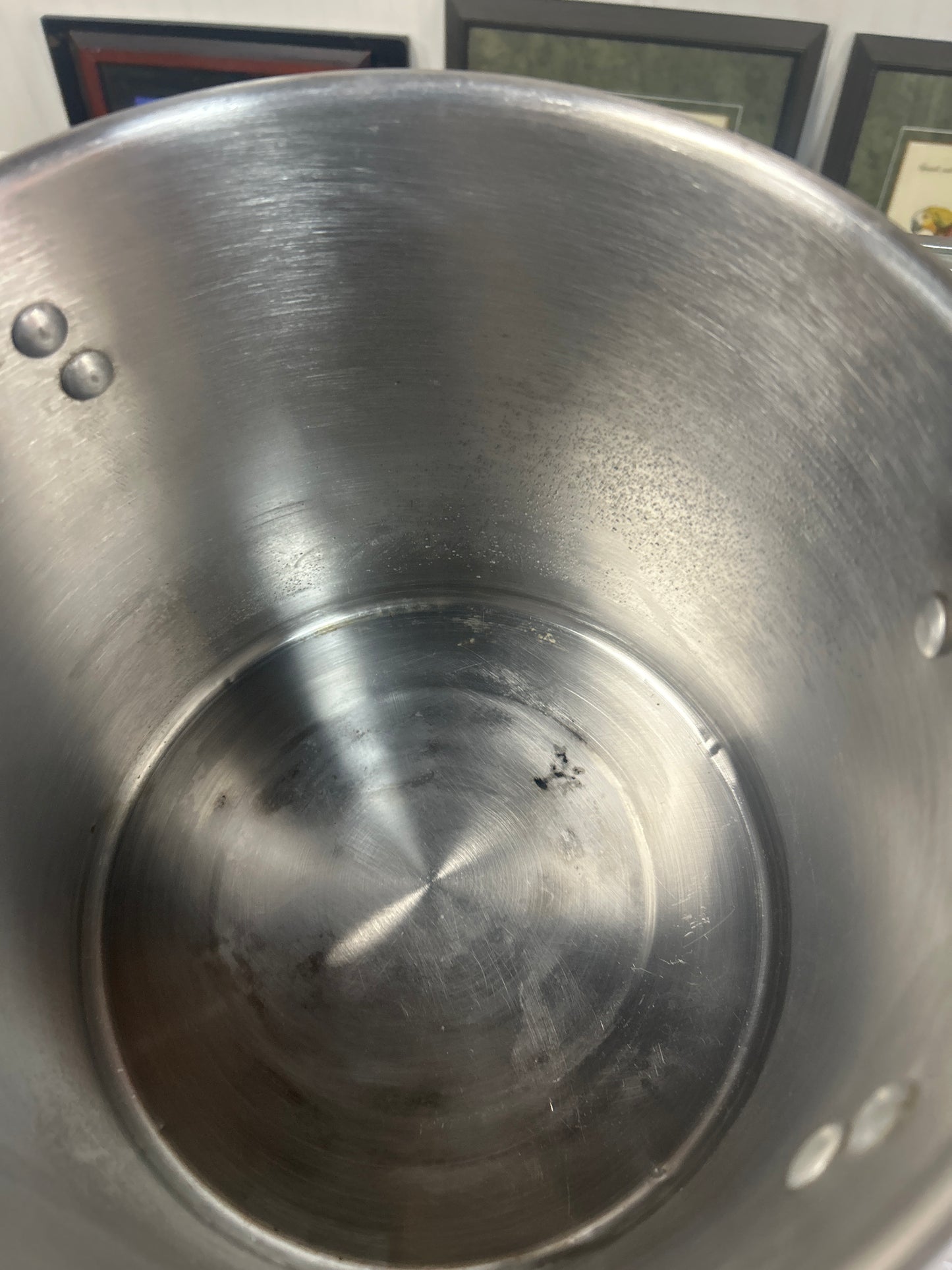 Medium Steel Boiling Pot with Lid (pre-owned)
