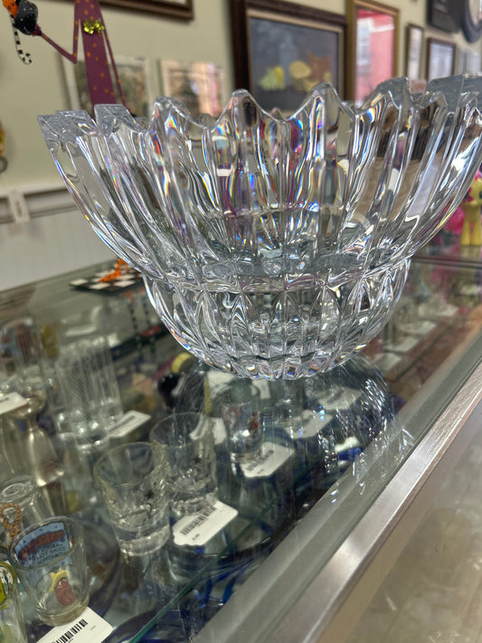 Vintage MIKASA LEAD CRYSTAL ''Ice Palace'' BOWL W/BOX. 10'' HEAVY