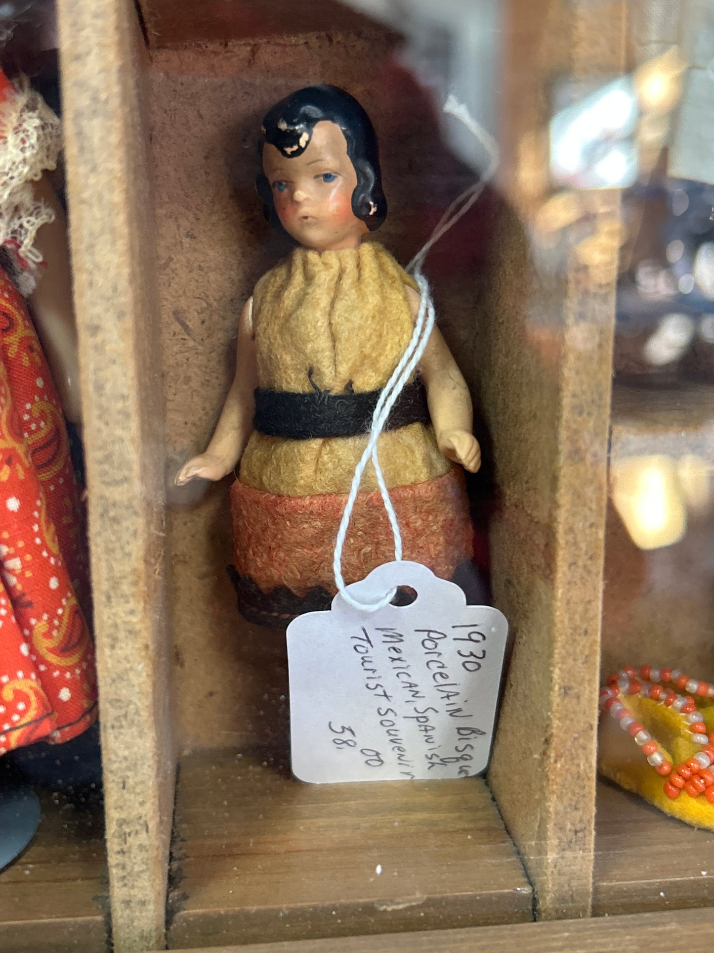 Vintage/Antique Miniature Doll collection in case