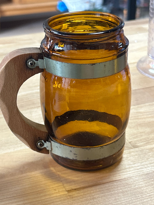 12 Oz SIESTA WARE Amber Glass BEER STEIN MUG Gold Band Crest Wood Handle