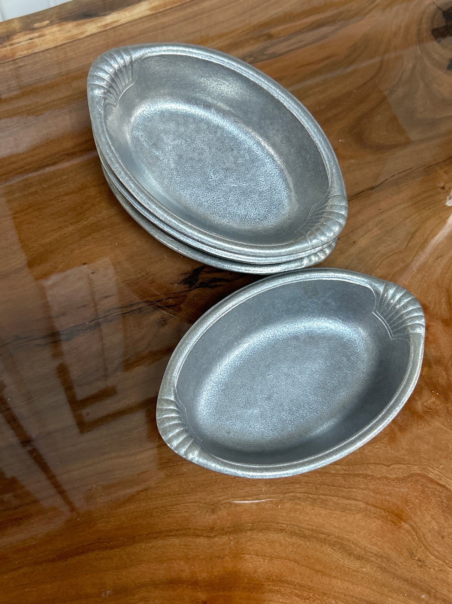 The Wilton Co. (RWP) ~ SCALLOP HANDLED AU GRATIN POTATO PLATES (set of 4)