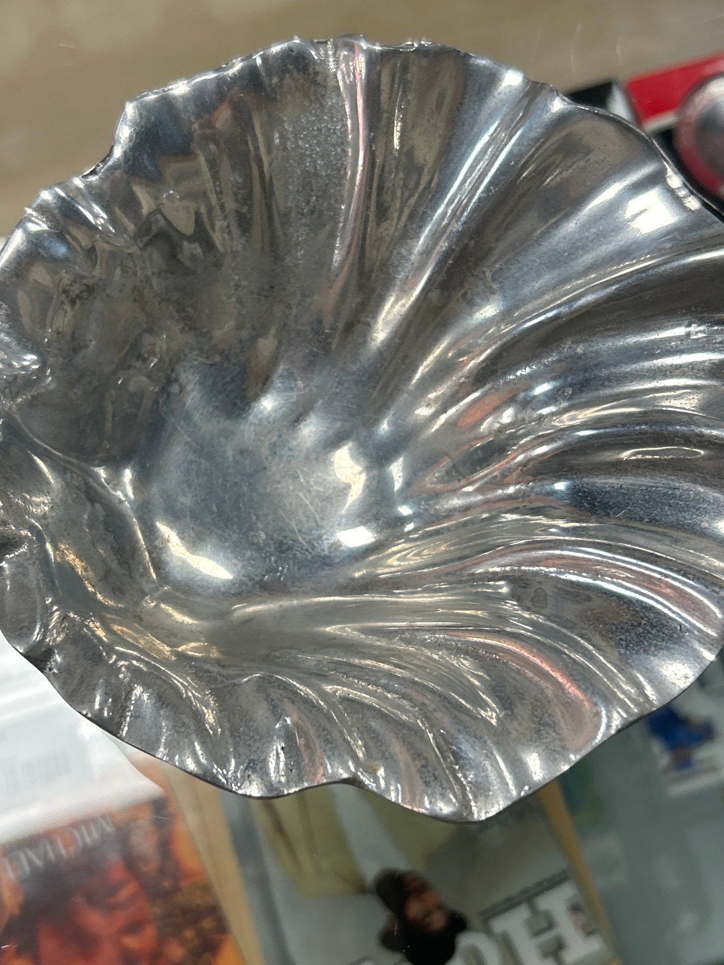 Vintage Clam Shell Trinket Dish (small but solid)