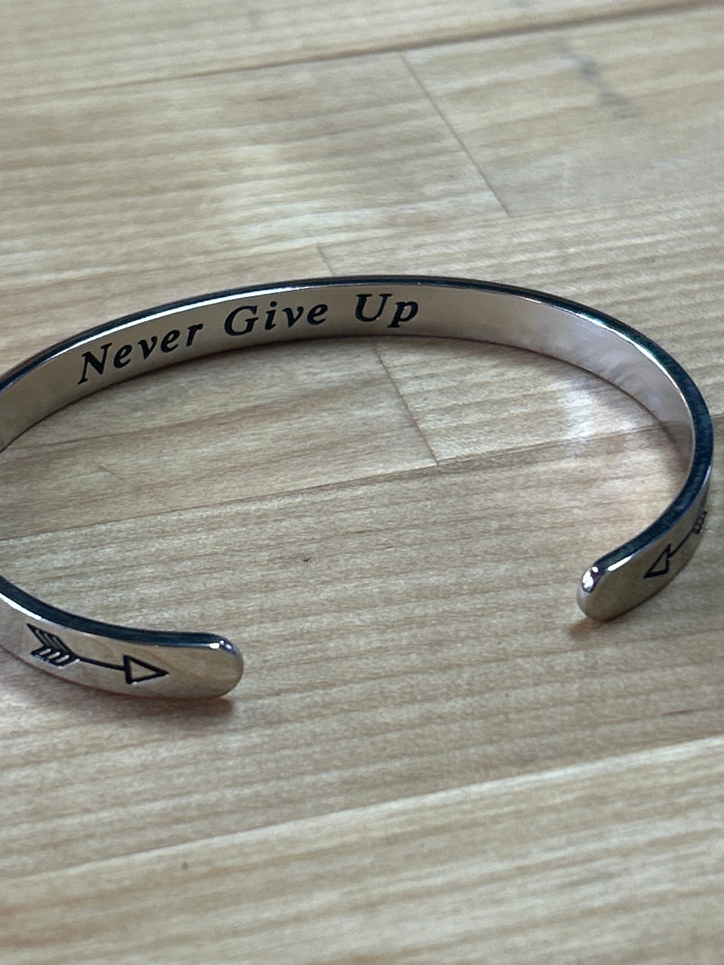 Never Give Up bracelet