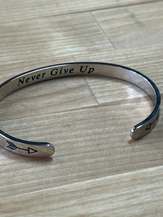 Never Give Up bracelet