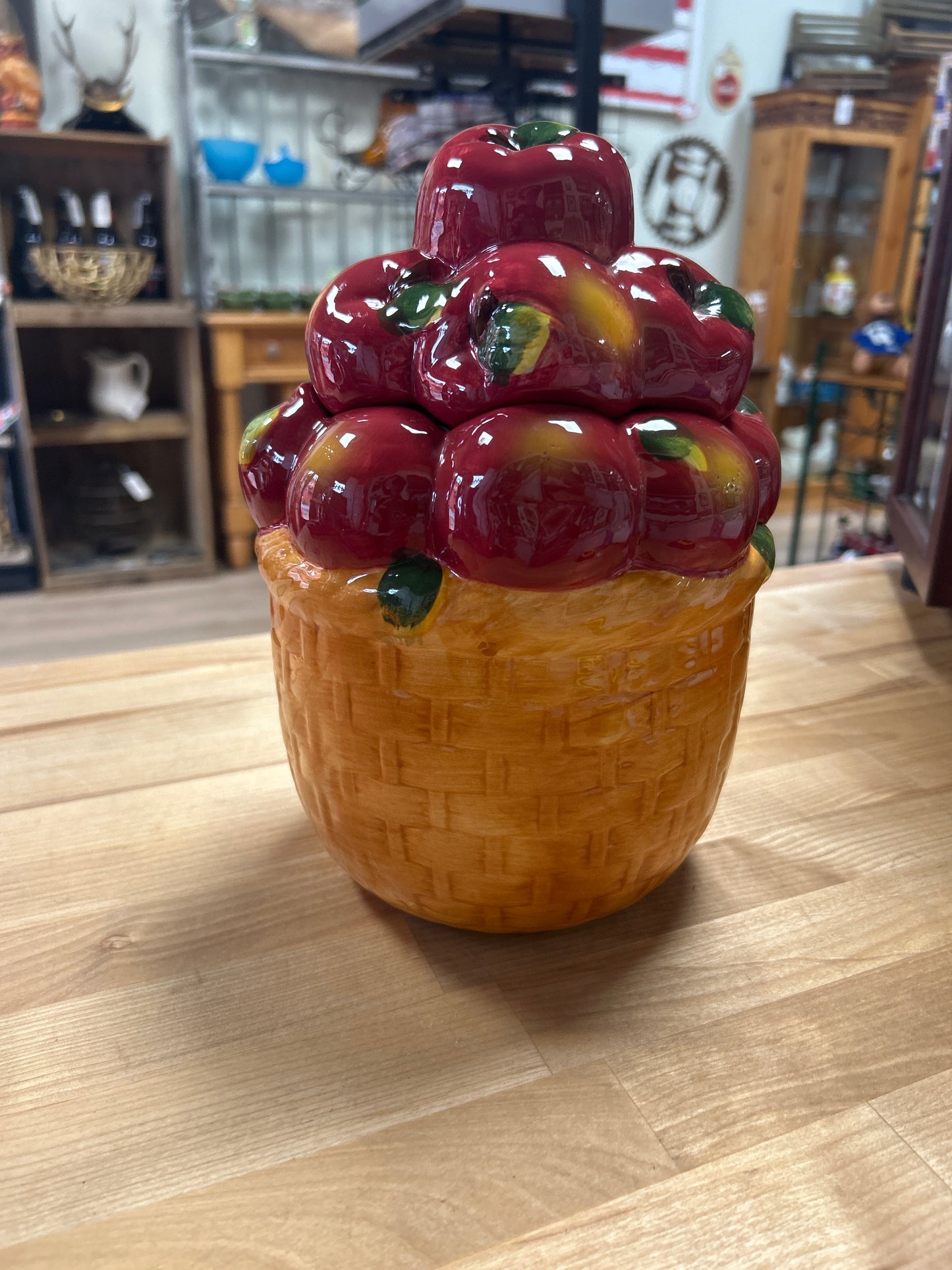 Vintage Alco Industries Inc. Cranbury ceramic cookie Jar Apples
