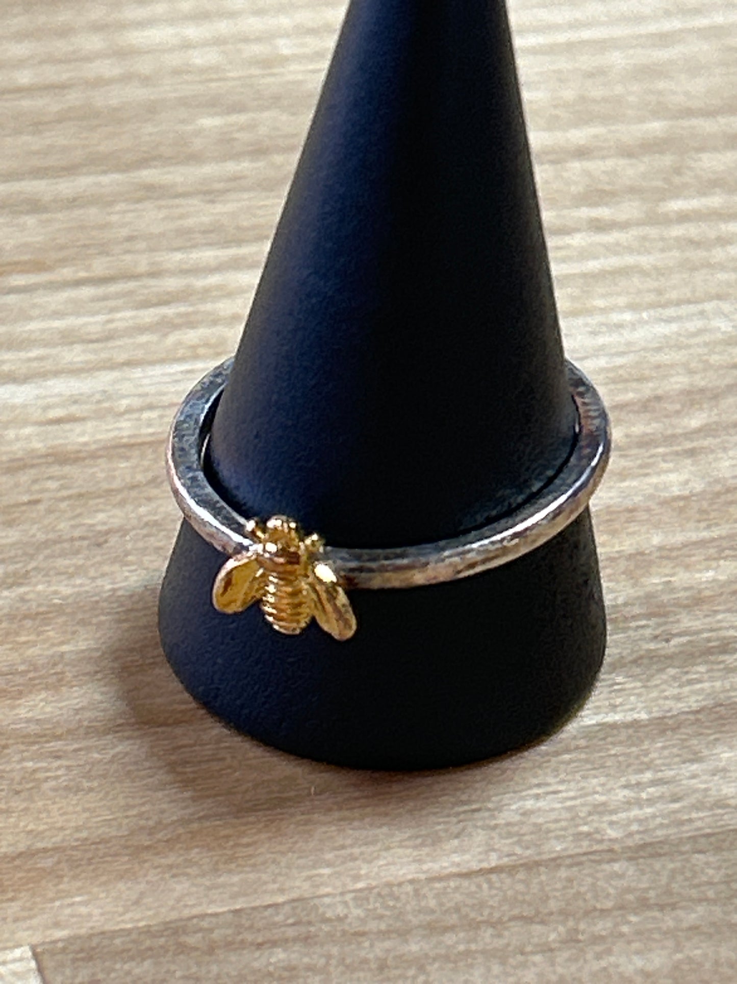 Small Bee ring Pre-owned size 10
