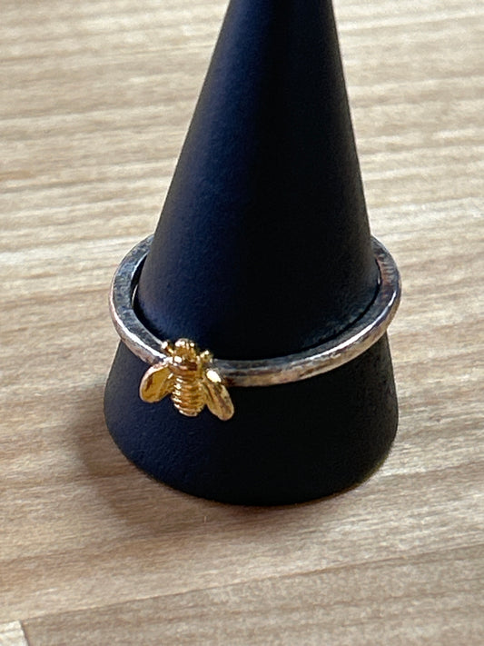 Small Bee ring Pre-owned size 10