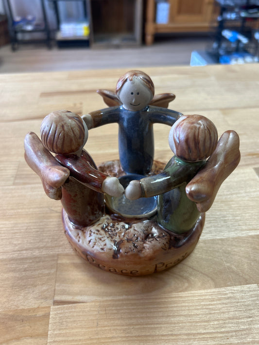 CIRCLE OF 3 ANGELS "PRAY FOR PEACE" ~ STONEWARE ~ VOTIVE / TEALIGHT HOLDER