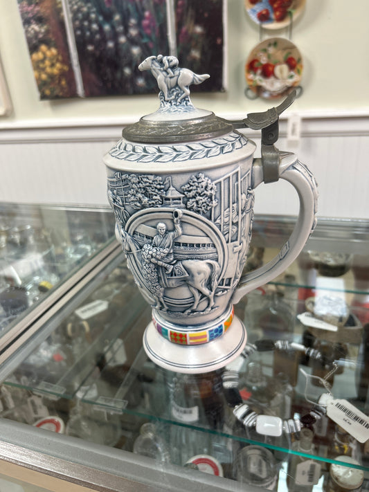 Vintage Intricate 1992 Avon “Winners Circle” Ceramic Stein Pewter Lid 36oz 10”