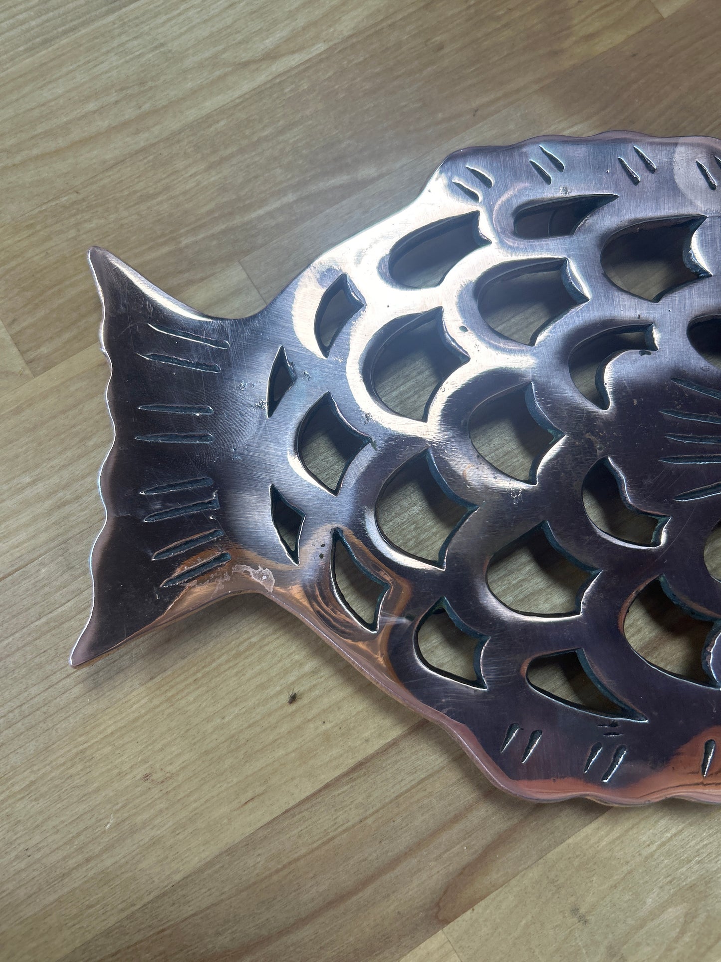 Vintage COPPER FISH Top Hot Plate Trivet Footed DESIGN 1982 w/Ring