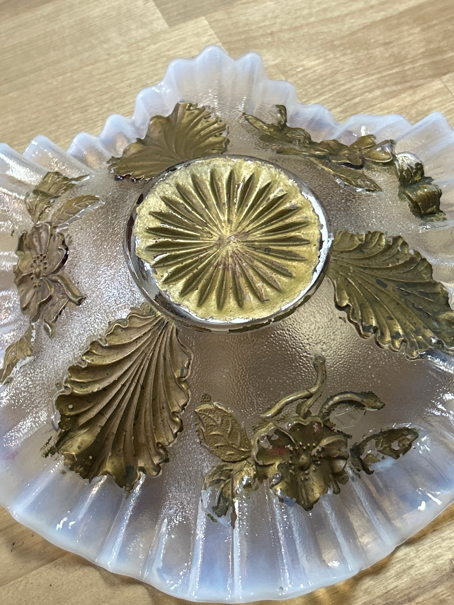 Vintage Fenton Art Glass Opalescent Ruffled Bowl Leaves Floral Pattern painted