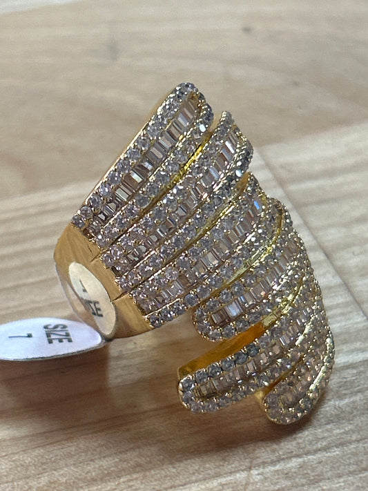 Gold tone Ring size 7
