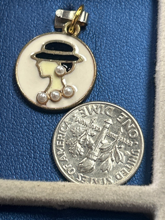 Charm (white round)
